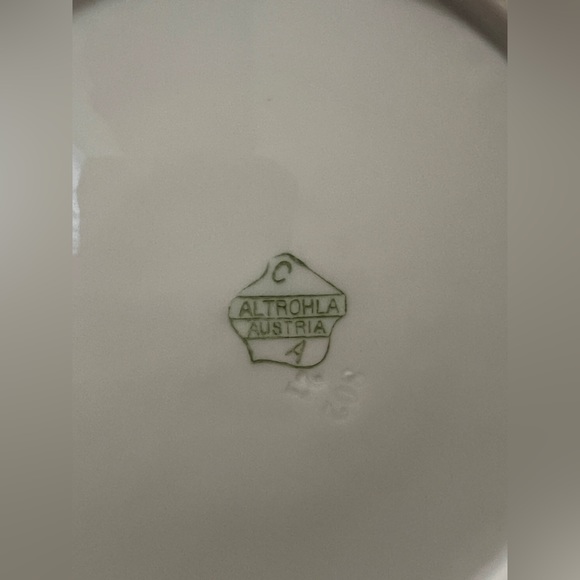 C A Altrohla Austria Salad Plate. Basket Of Rosesand Gold Accent. Handpainted - Picture 4 of 6
